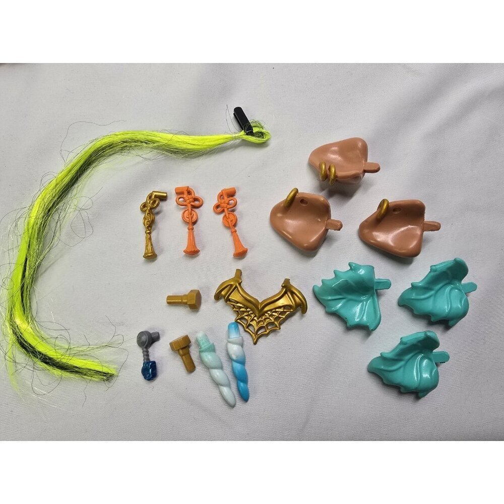 Monster High Gore Geous Ghoul Anti Styling Head Assorted Accessories Lot